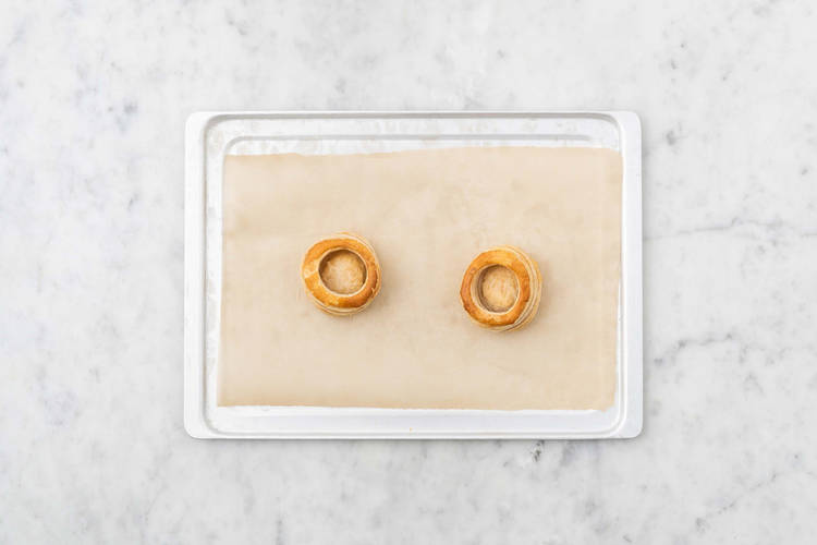 Bladerdeegkoekjes afbakken
