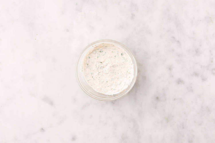 Faire la sauce aux herbes