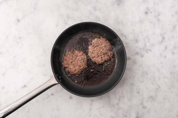 Cuire les steaks