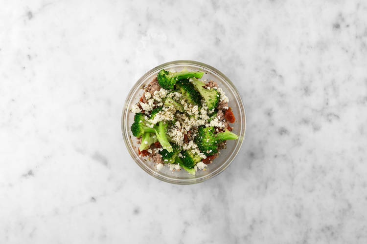 Broccoli koken en mengen