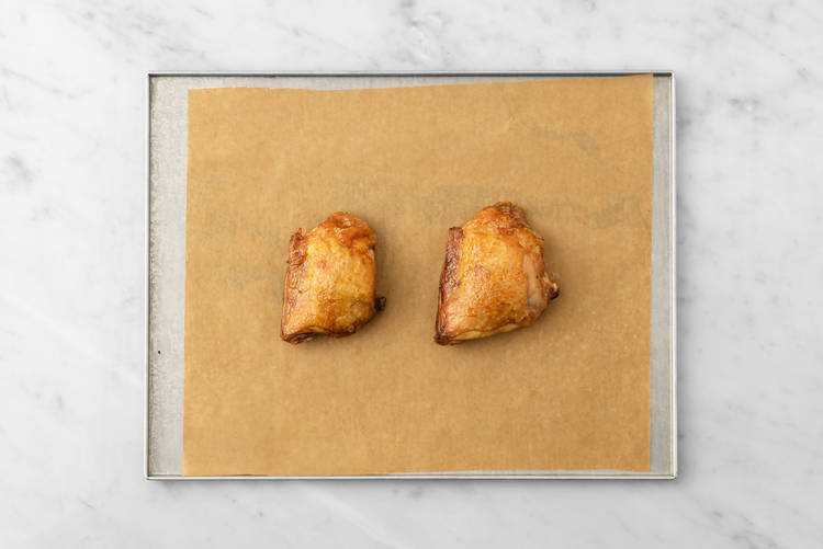 Cuire le poulet et les lardons