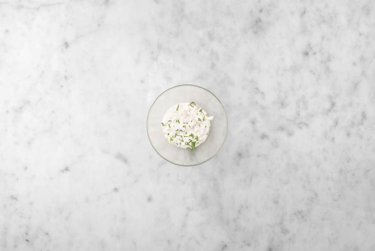 Bland estragon-aioli