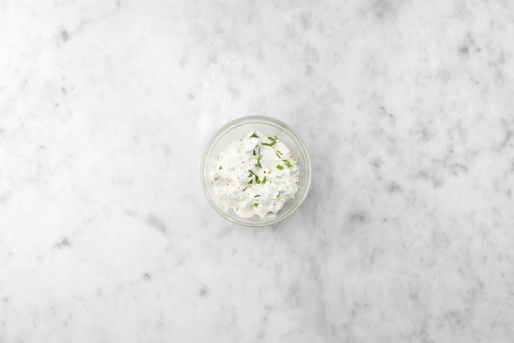 Mix the Cucumber Yoghurt