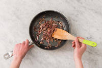 Caraméliser les oignons