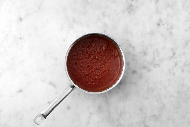Préparer la sauce tomate