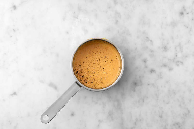 Préparer la sauce au fromage