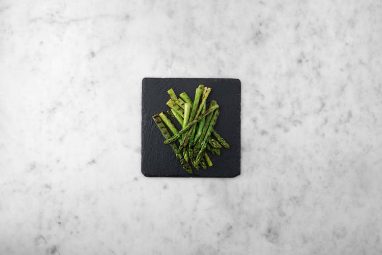 Grill asparagus