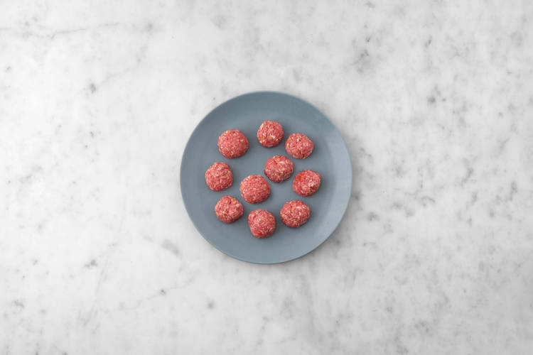 Form meatballs