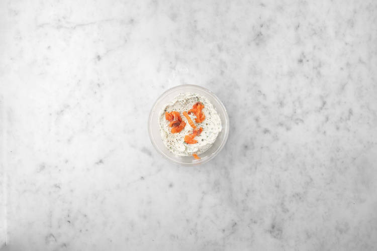 Préparer le fromage frais aux fines herbes