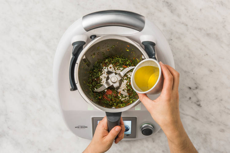 Chili-Kräuter-Öl & Garnelen marinieren