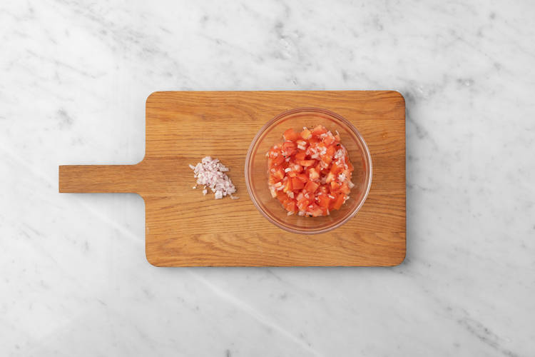 Mariner les échalotes et les tomates