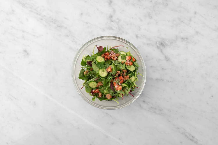 Terminer la préparation et assembler la salade