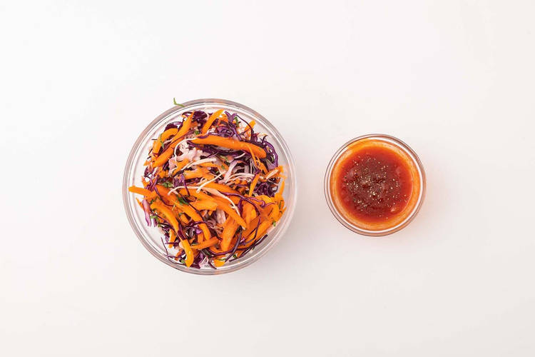 Mix Mango Hot Sauce & Slaw