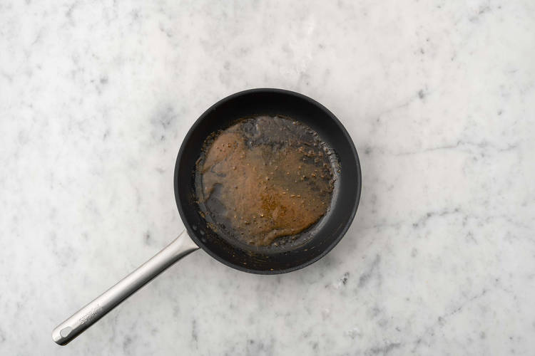 Préparer la sauce moutarde