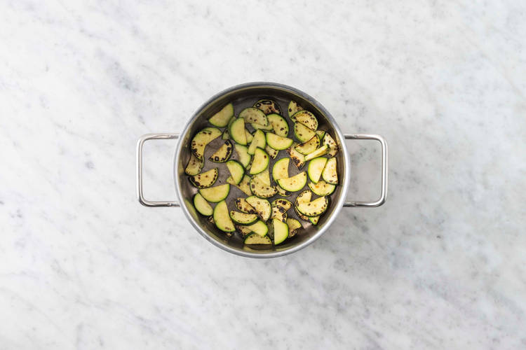 Saisir les courgettes