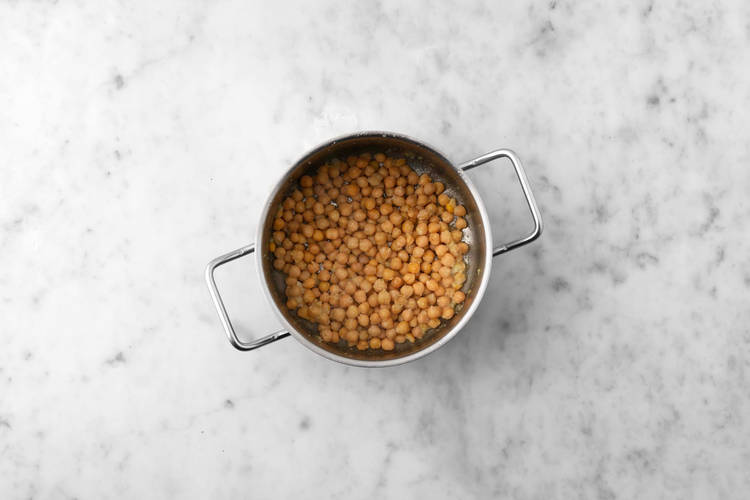 Saltea los garbanzos