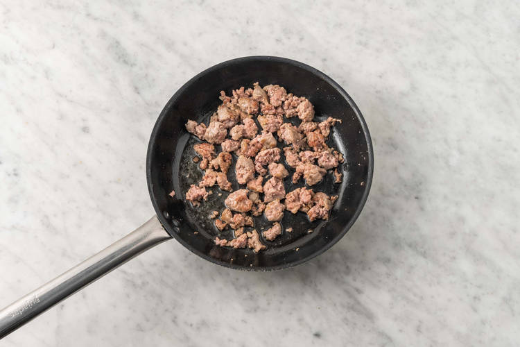 Cuocere la salsiccia