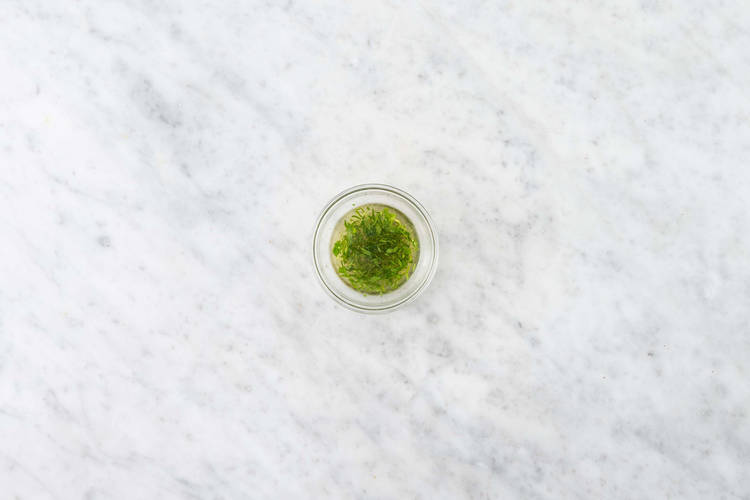 Preparare l'olio al prezzemolo