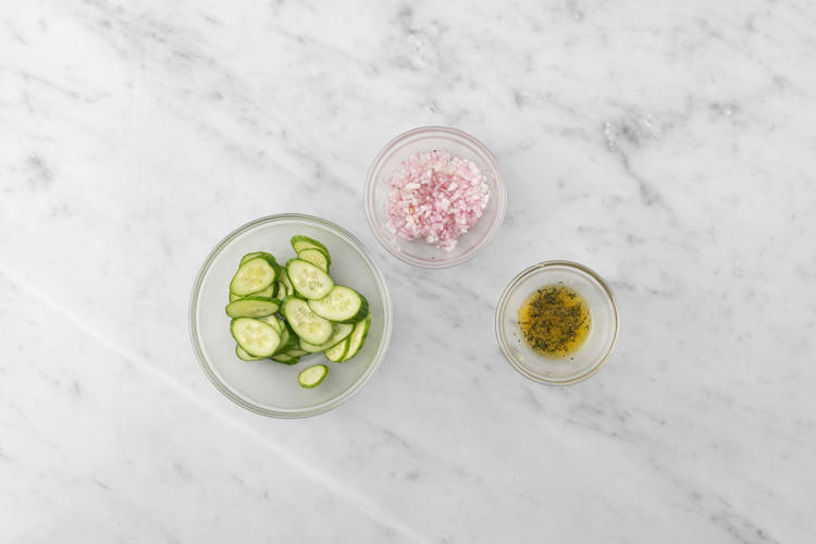 Préparer et mariner les échalotes