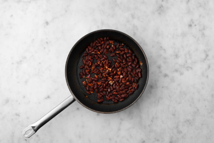 Enfourner les coquilles à taco