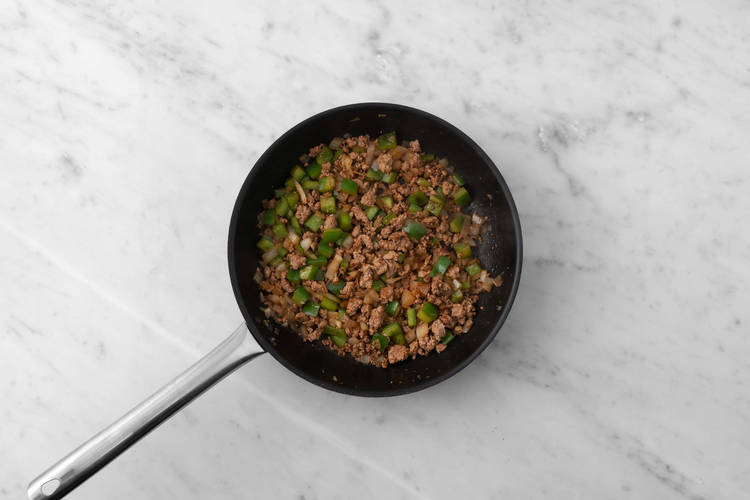 Cuire la dinde et les légumes