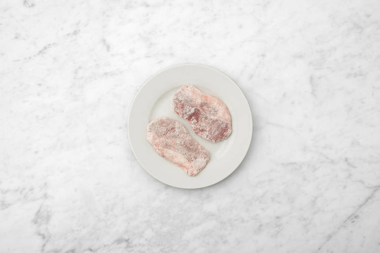 Infarinare la carne