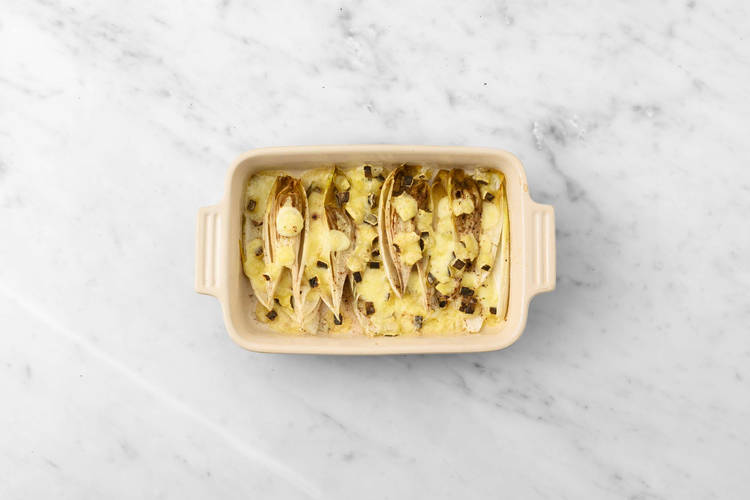 Enfourner les endives 