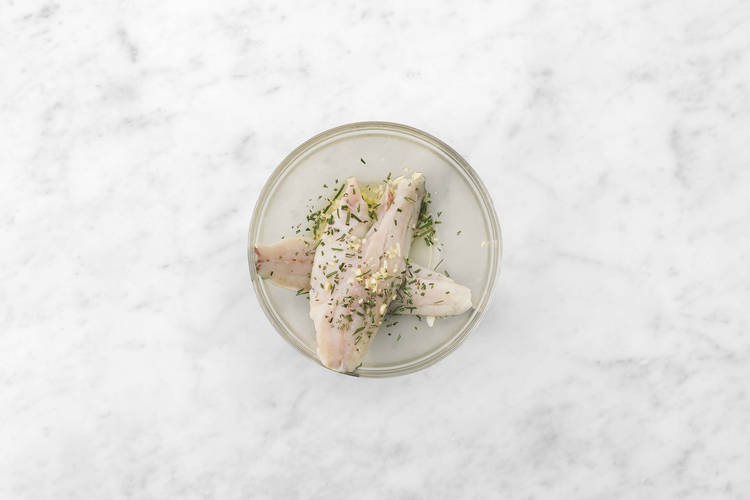 Préparer le beurre de romarin