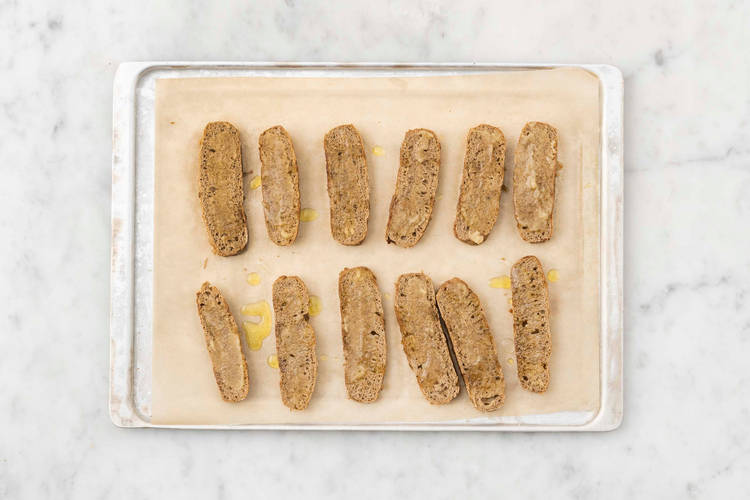 Faire les toasts à l'ail