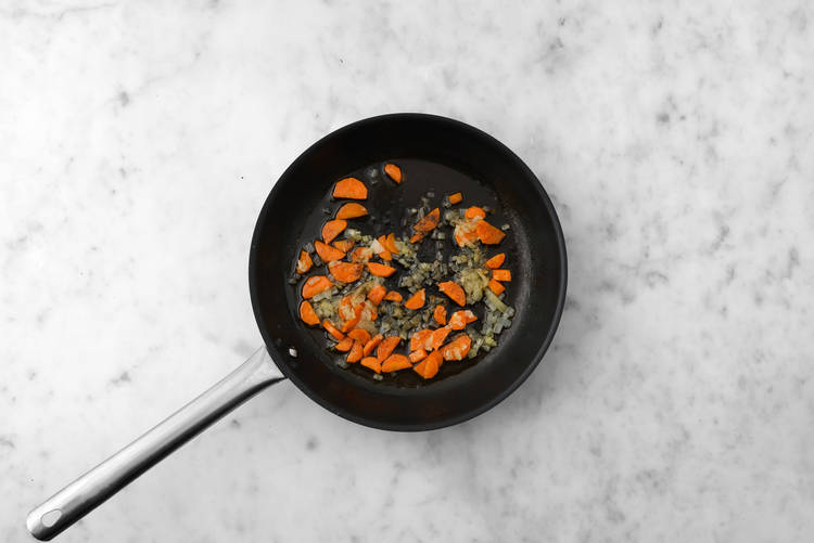 Cuire le riz et les légumes