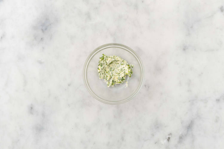 Faire le beurre aux herbes