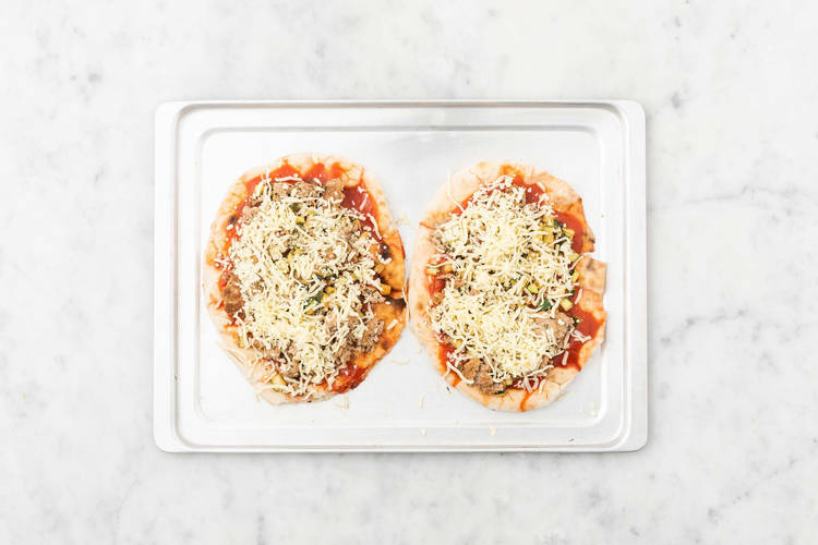 Enfourner les pizzas