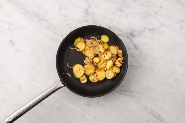 Assaisonner les pommes de terre