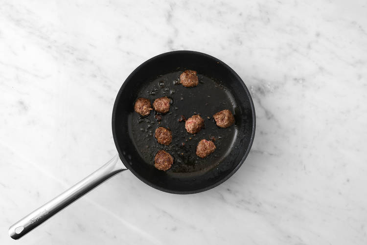Cuire les boulettes 