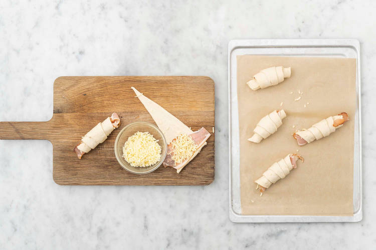 Garnir et cuire les croissants