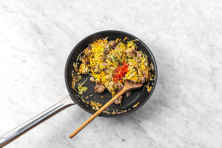 Tillsätt soja och chili