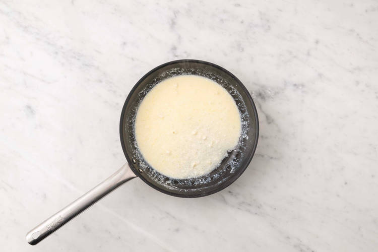 Commencer la sauce fromagée au raifort