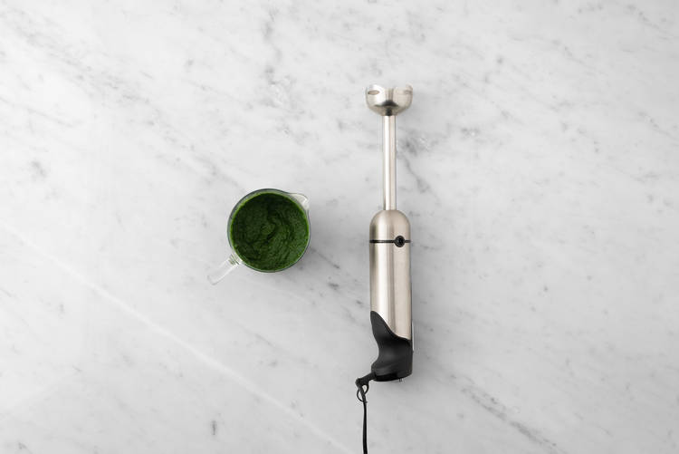 Préparer le pesto d'épinards