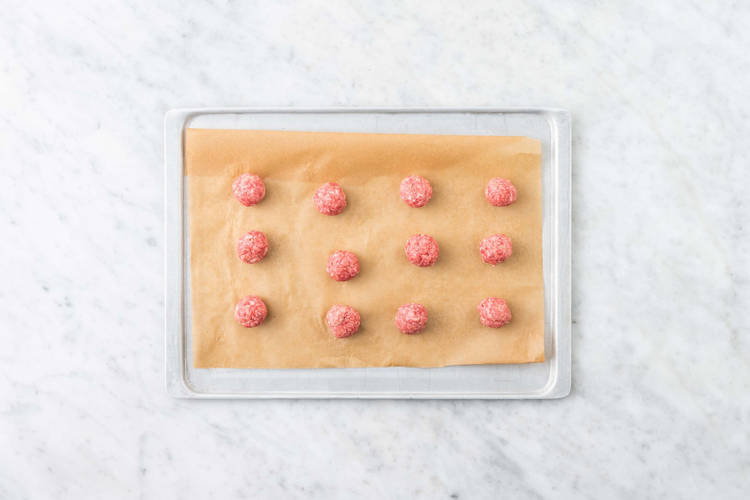 Former et rôtir les boulettes