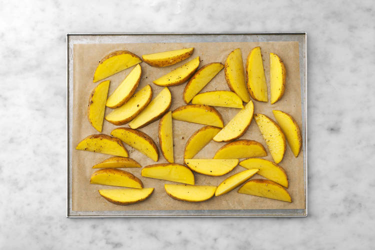 Enfourner les potatoes