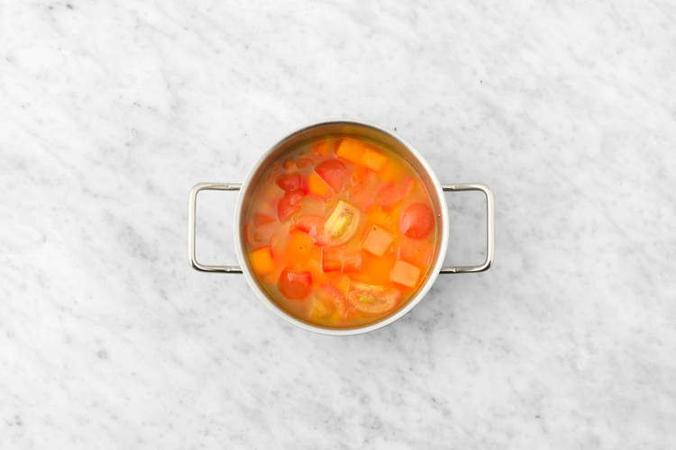 Agrega el caldo y cocina