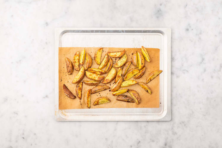 Enfourner les potatoes