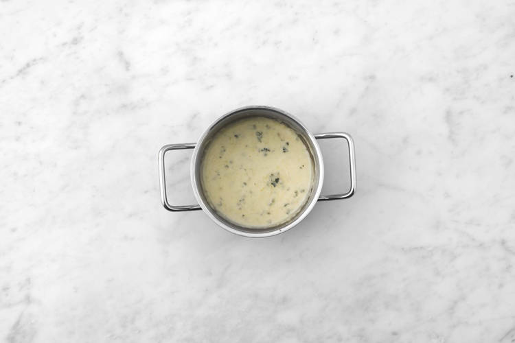 Faire la sauce au bleu