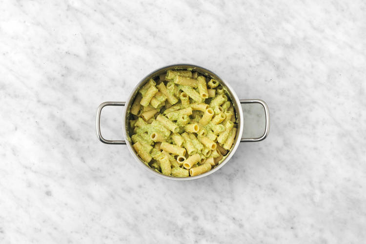 Condire la pasta