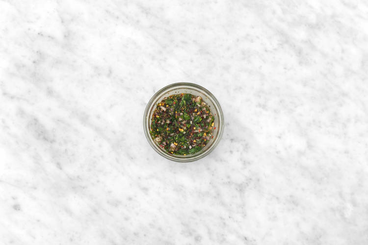 Prepara el chimichurri
