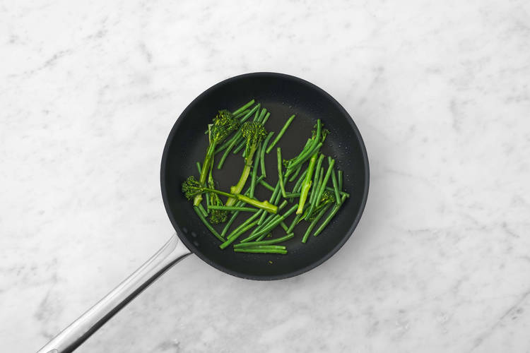 Steam-fry the Veg	