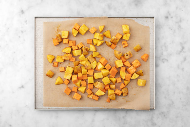 Préparer les pommes de terre et les patates douces