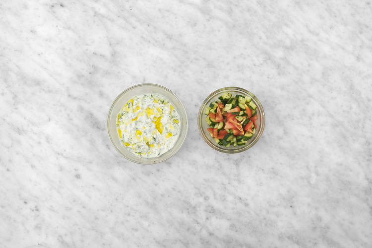 Preparare la salsa tzatziki