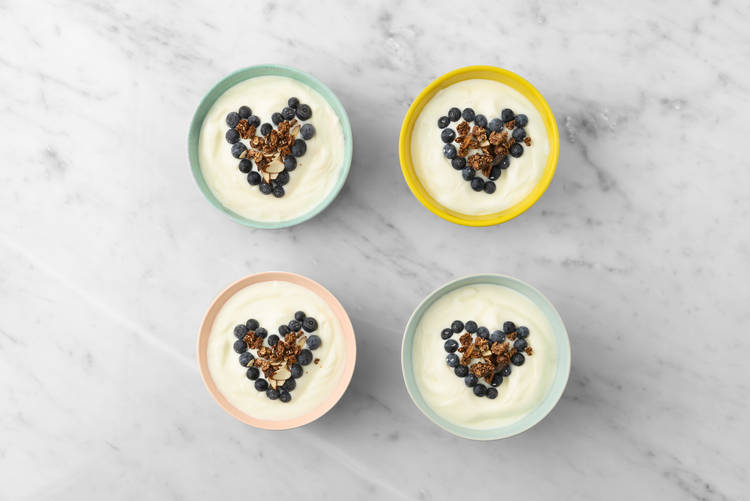 Prepare the yogurt bowls