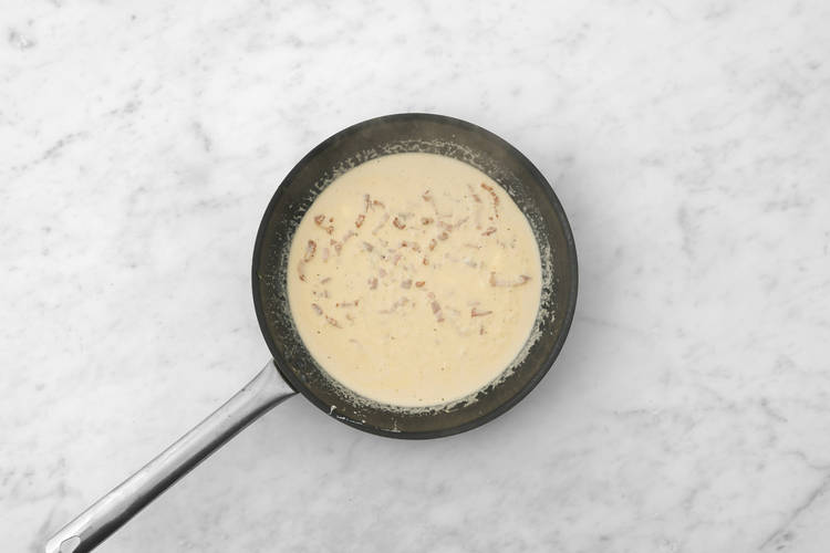 Make your Creamy Bacon Sauce